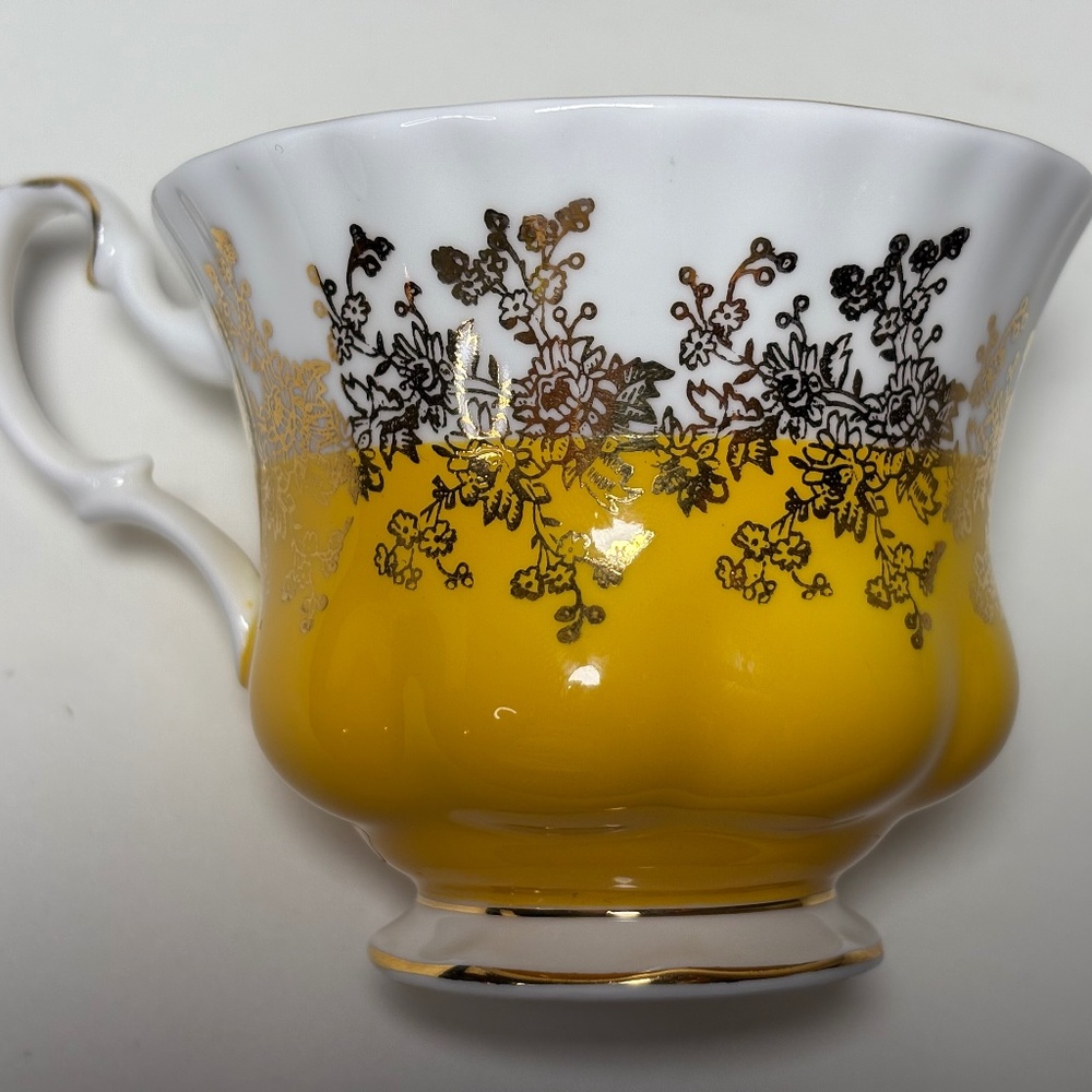 Vintage Royal Albert Regal Series Yellow Gold Monroe Footed Tea Cup